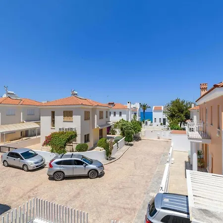 Serena Springs By Ezoria Вилла Протарас