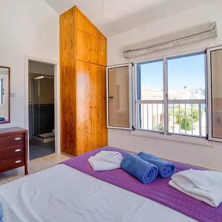 Serena Springs By Ezoria فيلة بروتاراس