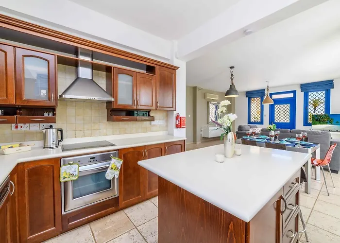 Serena Springs By Ezoria פרוטאראס