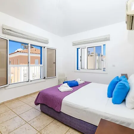 Willa Serena Springs By Ezoria Protaras