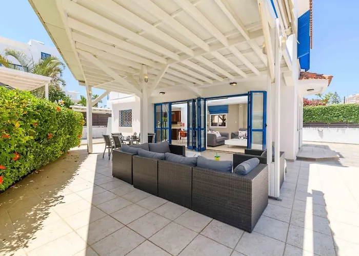 Villa Serena Springs By Ezoria